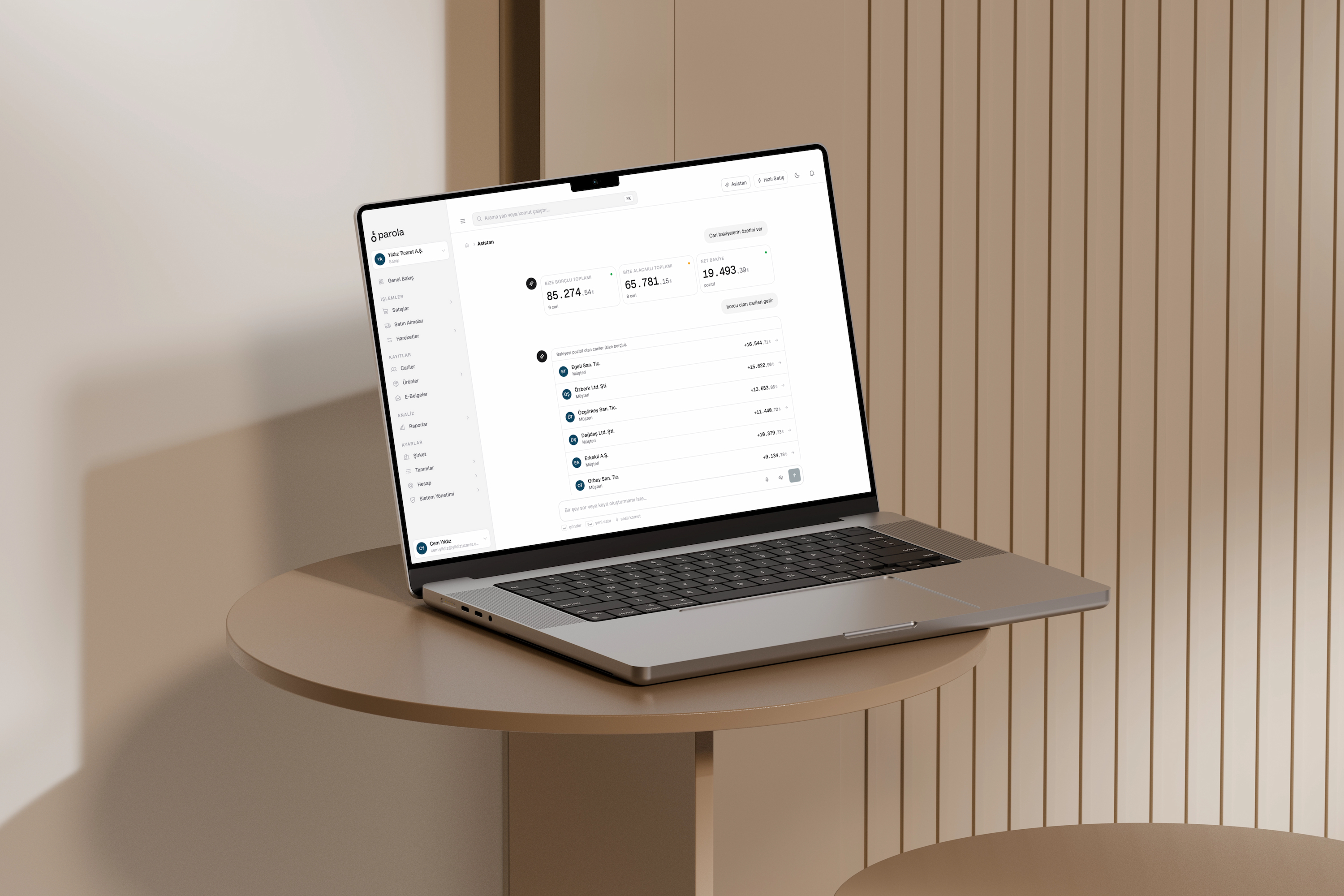 Parola Asistan, MacBook üzerinde panel